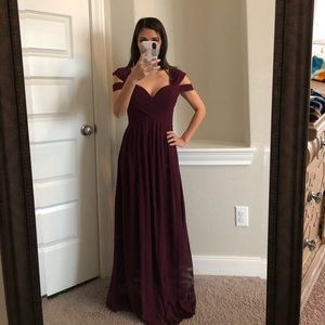 Lulu’s new without tags wine maxi dress